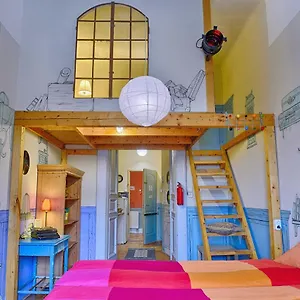 Lavender Circus Hostel, Doubles & Ensuites Budapest